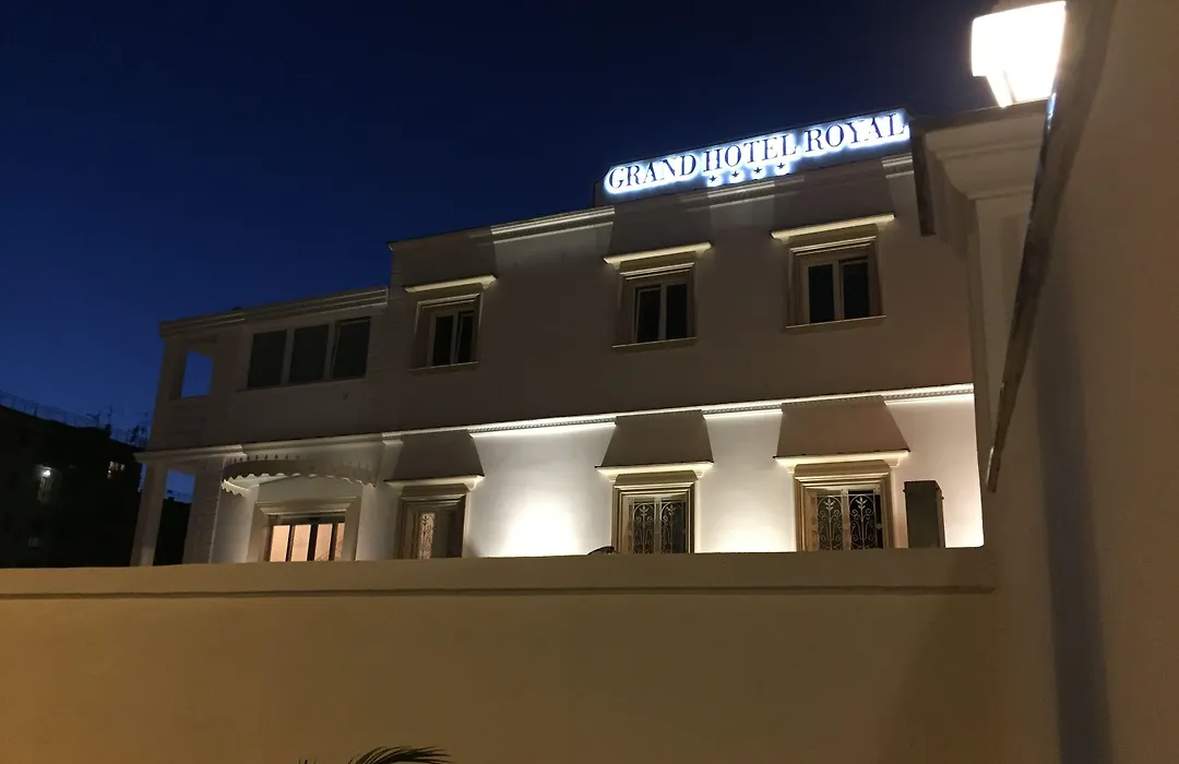 Grand Hotel Royal-1