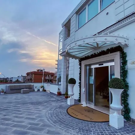 Grand Hotel Royal-3